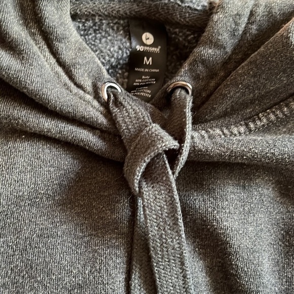 90 Degree by Reflex stonewashed grey hoodie size M - Picture 8 of 8
